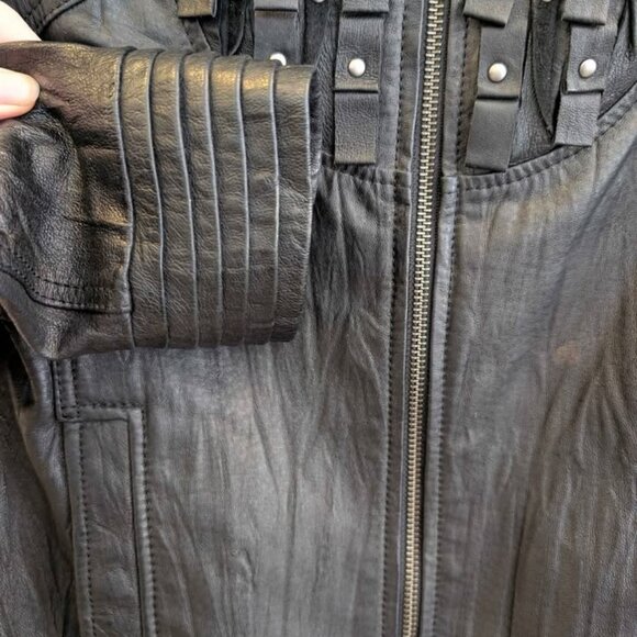Black Leather Jacket with Edgy Studded Detail Danier, Moto style, like new, XXS - Picture 3 of 8